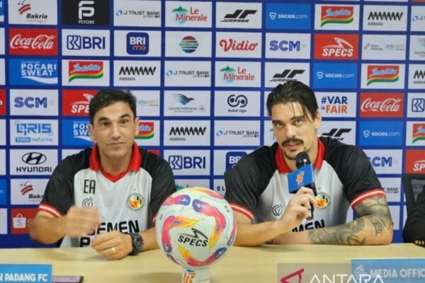 Pelatih Carlos Almeida Tidak Memaksakan Beban pada Pemain Semen Padang