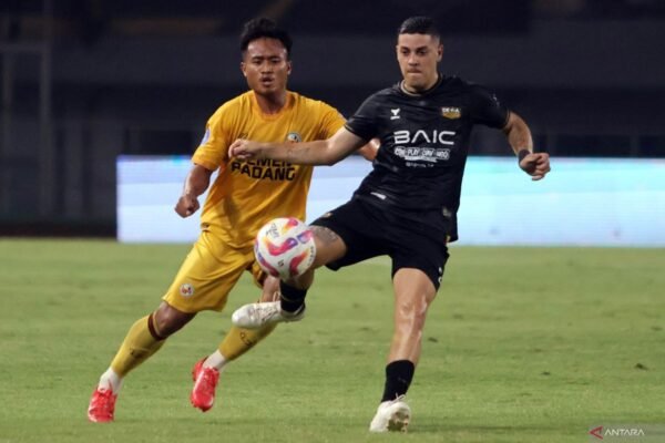 Alexis Messidoro Persiapkan Mental untuk Hadapi Pertandingan Melawan Persis Solo