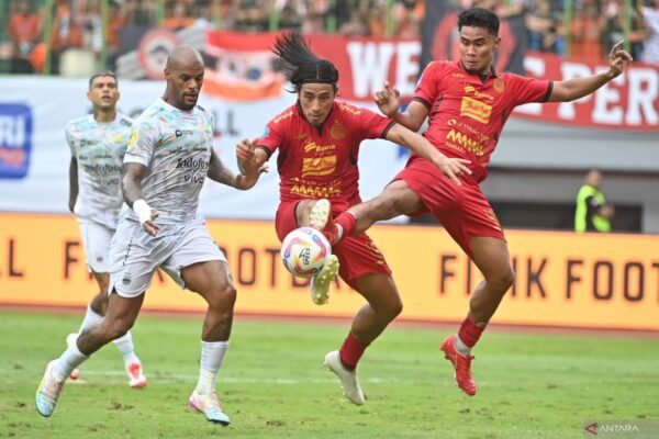 Hanif Sjahbandi Memperpanjang Kontrak dengan Persija
