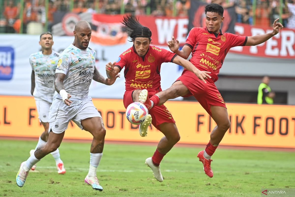 Hanif Sjahbandi Memperpanjang Kontrak dengan Persija