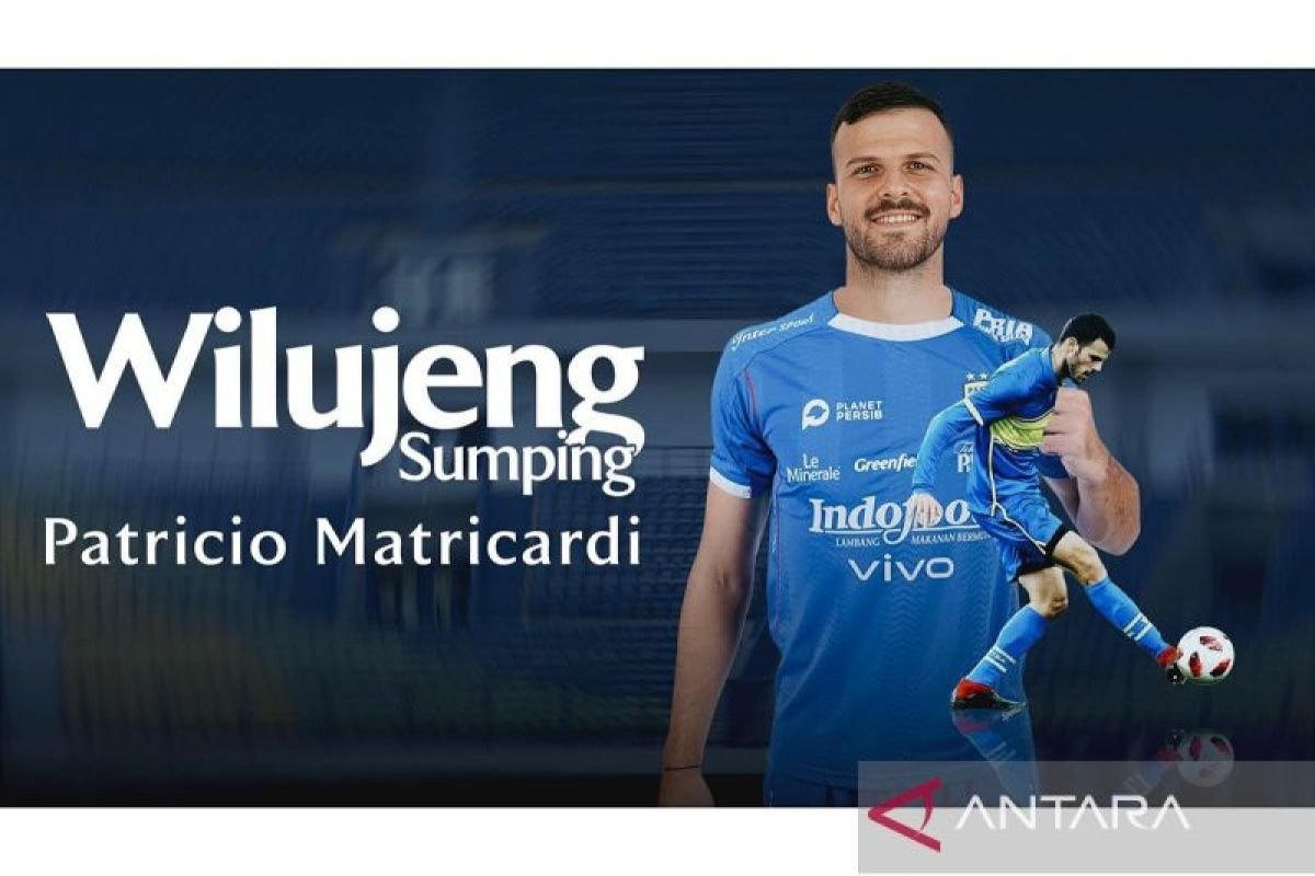 Here are some alternate title suggestions for "Daftar Lengkap Transfer 18 Klub Liga 1 2025/2026":

1. "Rincian Transfer Lengkap 18 Klub Liga 1 Musim 2025/2026"
2. "Rekap Transfer Semua Klub Liga 1 2025/2026"
3. "Transfer Terbaru: 18 Klub Liga 1 untuk Musim 2025/2026"
4. "Daftar Transfer Komprehensif 18 Tim Liga 1 2025/2026"
5. "Highlight Transfer Liga 1: 18 Klub untuk Musim 2025/2026"
6. "Transfer Update: Semua Klub Liga 1 2025/2026"
7. "Daftar Transfer Final 18 Klub Liga 1 Musim 2025/2026"
8. "Pantauan Transfer: 18 Klub Liga 1 2025/2026"
9. "Seluruh Transfer Klub Liga 1 di Musim 2025/2026"
10. "Transfer Langsung: Ikhtisar 18 Klub Liga 1 2025/2026"

Feel free to choose any of these or mix and match elements to create a title that suits your needs!