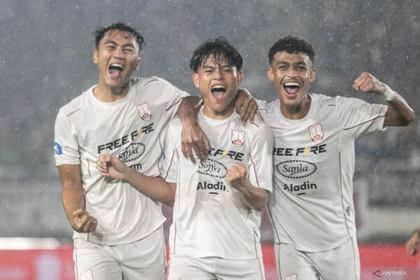 Berikut adalah alternatif judul untuk "Jadwal Lengkap Persis Solo di Super League Musim 2025/2026":

1. "Pembagian Jadwal Persis Solo dalam Super League 2025/2026"
2. "Rincian Jadwal Pertandingan Persis Solo di Super League 2025/2026"
3. "Jadwal Pertandingan Persis Solo: Super League Musim 2025/2026"
4. "Update Jadwal Persis Solo di Super League untuk Musim 2025/2026"
5. "Kompleksitas Jadwal Persis Solo di Super League 2025/2026"
6. "Taktik dan Jadwal Persis Solo: Super League 2025/2026"
7. "Jadwal Resmi Persis Solo di Super League 2025/2026"
8. "Jadwal Dan Statistik Persis Solo di Super League Musim 2025/2026"

Semoga salah satu judul di atas sesuai dengan yang Anda cari!