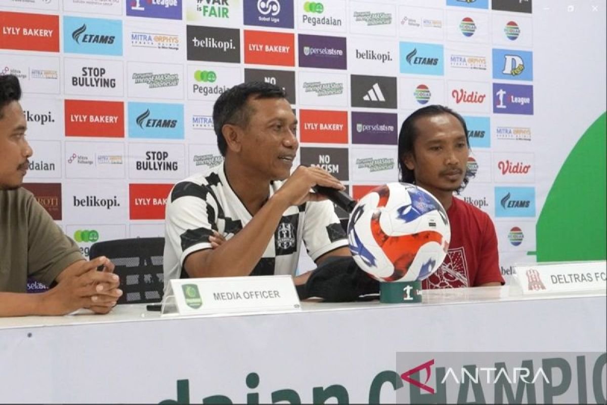 Here are a few alternative title suggestions for "Deltras targetkan curi poin di kandang Persela":

1. "Deltras Berambisi Raih Poin di Kandang Persela"
2. "Deltras Optimis Curi Poin di Markas Persela"
3. "Misi Deltras: Curi Poin dari Persela di Laga Tandang"
4. "Deltras Siapkan Strategi Gemilang untuk Ambil Poin di Kandang Persela"
5. "Mencuri Poin: Deltras Siap Tantang Persela di Laga Kandang"
6. "Deltras Hadapi Persela: Target Poin di Kandang Lawan"
7. "Deltras Incar Poin Penting di Kandang Persela"

Feel free to modify any of these suggestions to better fit your needs!