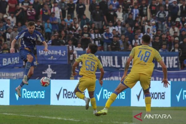 Insight Bojan Hodak: Dua Penalti Persib Bandung Gagal Jadi Gol Membuat Pikirannya Tak Habis