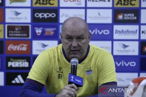 Hodak: Persib Bandung Akan Menghadapi Tantangan Berat Lawan Borneo FC